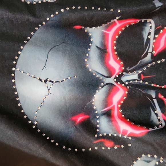 NWOT! Skull diamond top - Picture 1 of 9